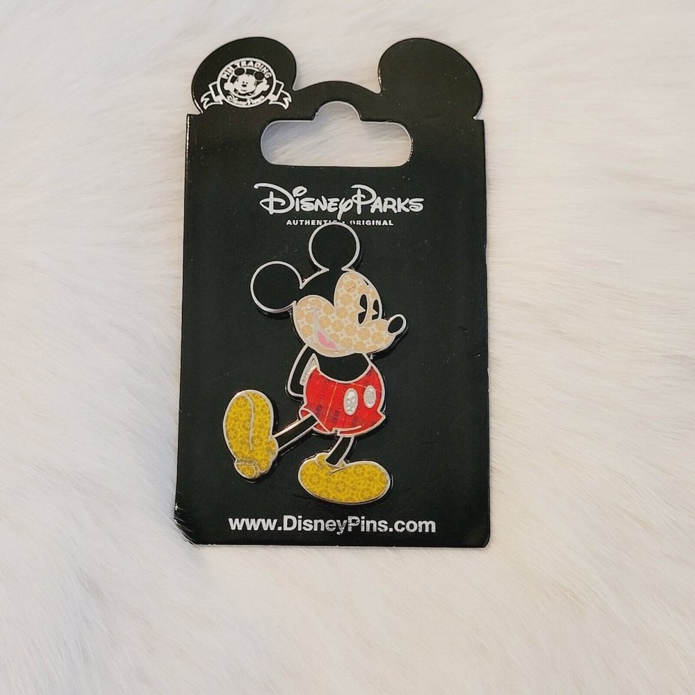 Vintage Disney Parks Mickey Mouse Brooch‎ Enamel Pin 11060